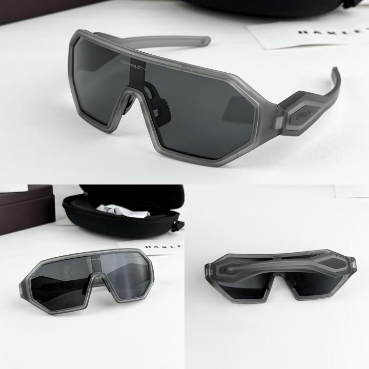 Oakley Sunglass