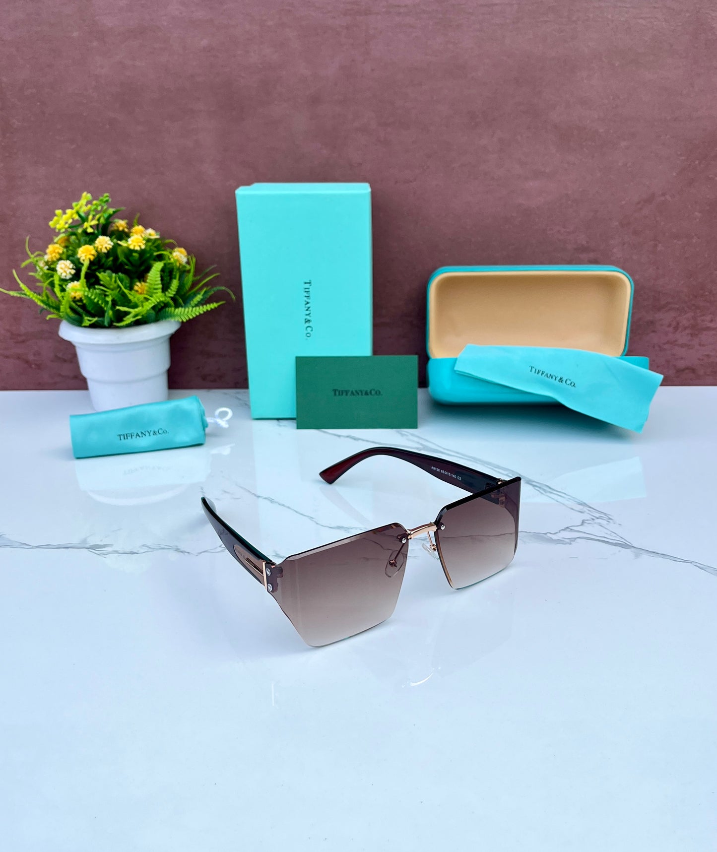 TIFFNANY & CO. Sunglass