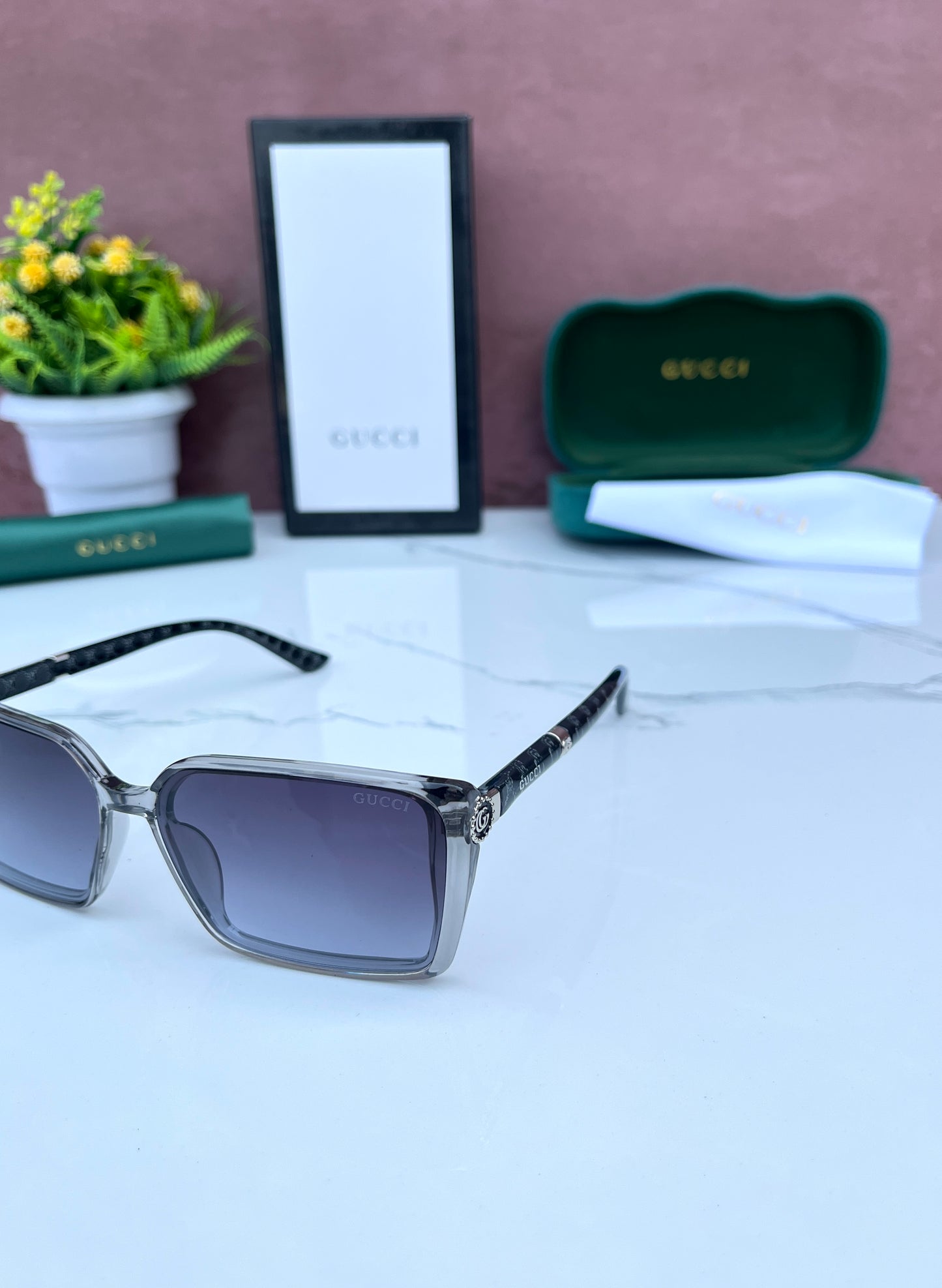 Gucci Sunglass