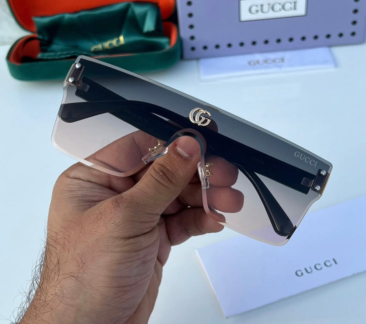 Gucci sunglass
