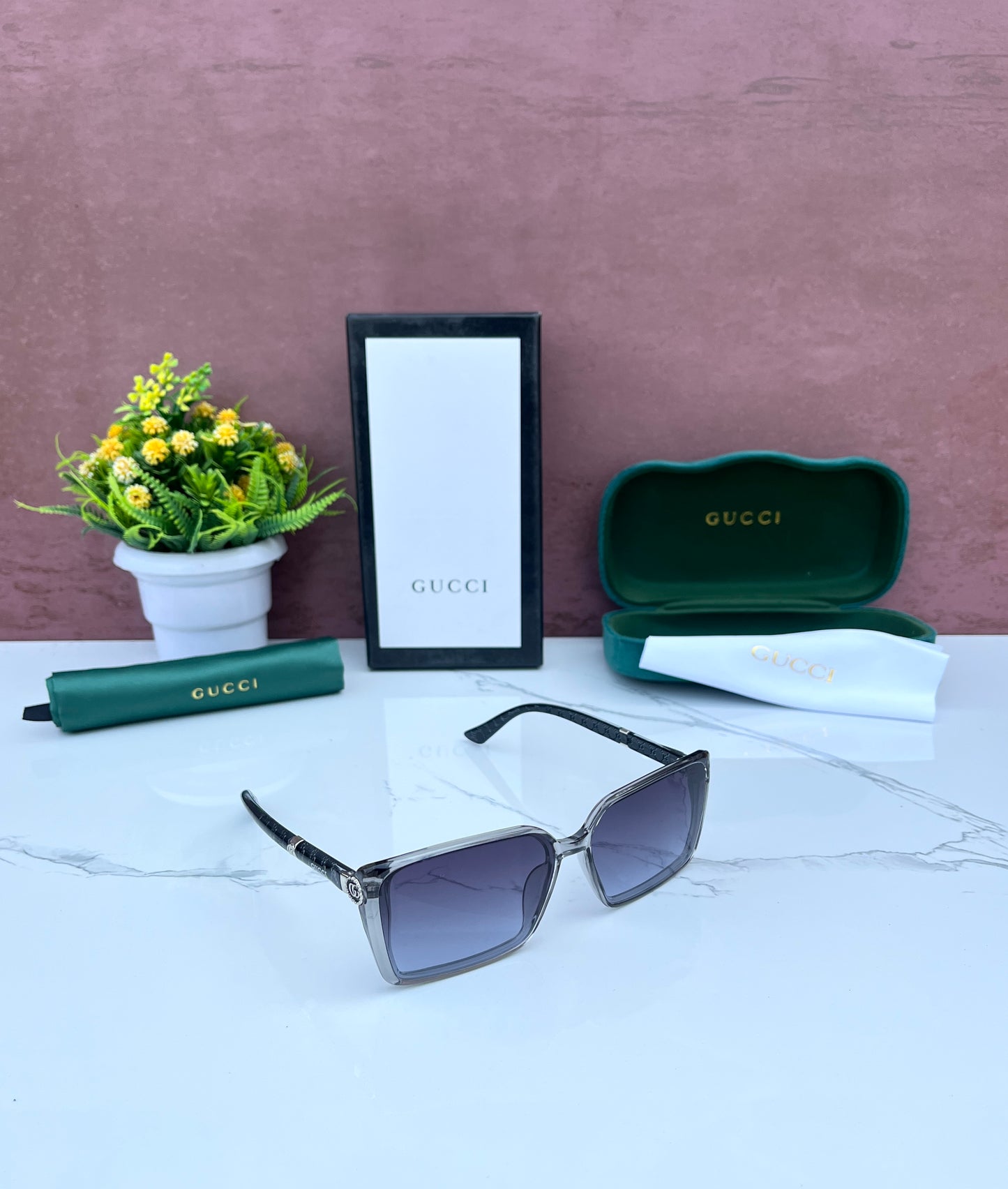 Gucci Sunglass