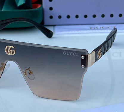 Gucci sunglass