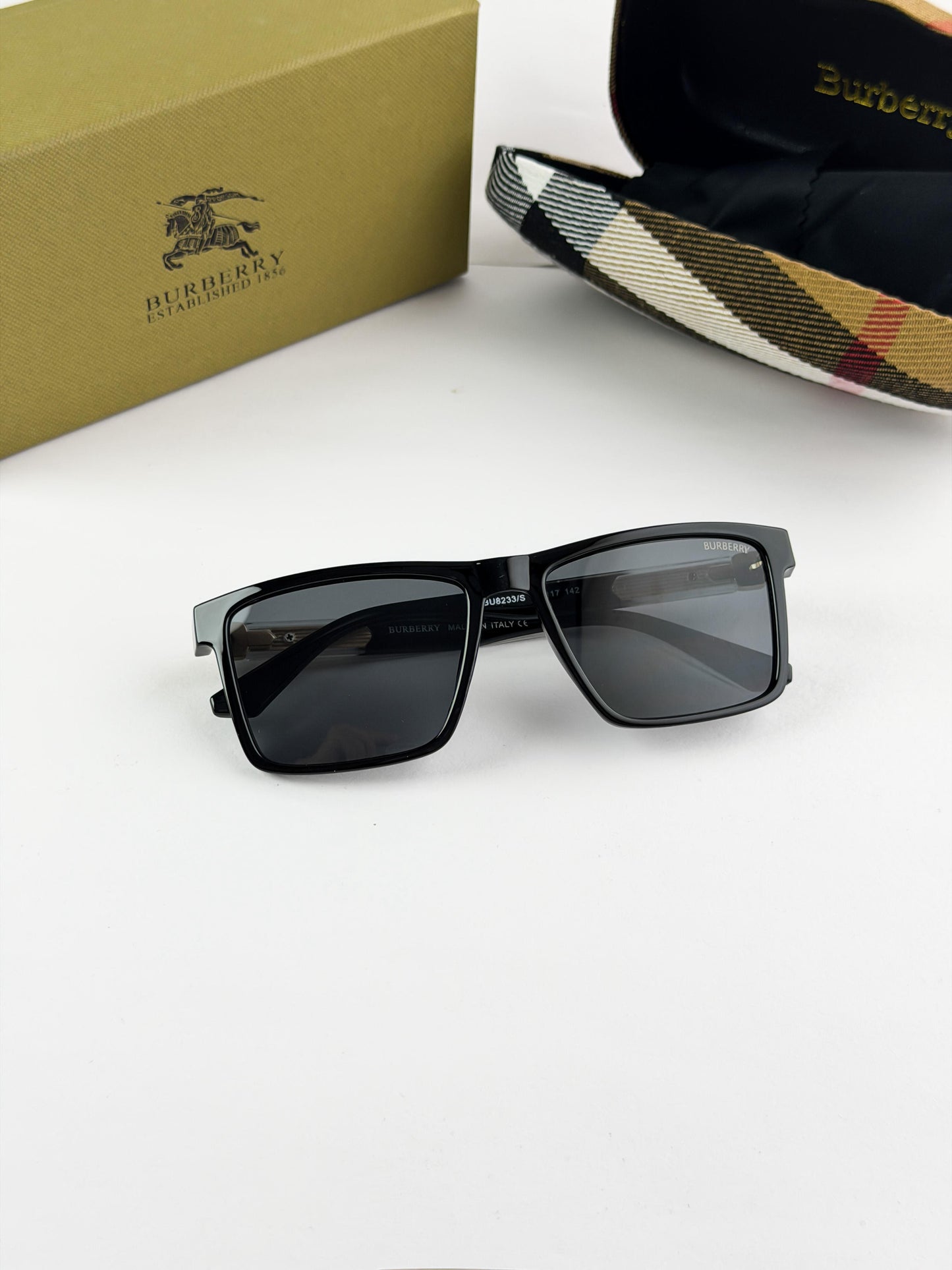 Burberry Sunglass