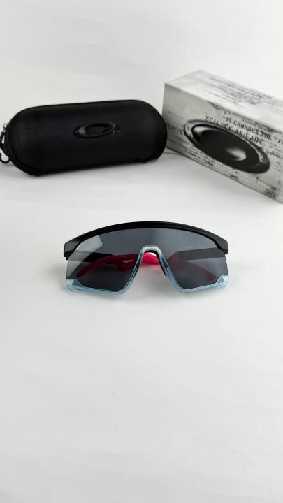 Oakley Sunglass