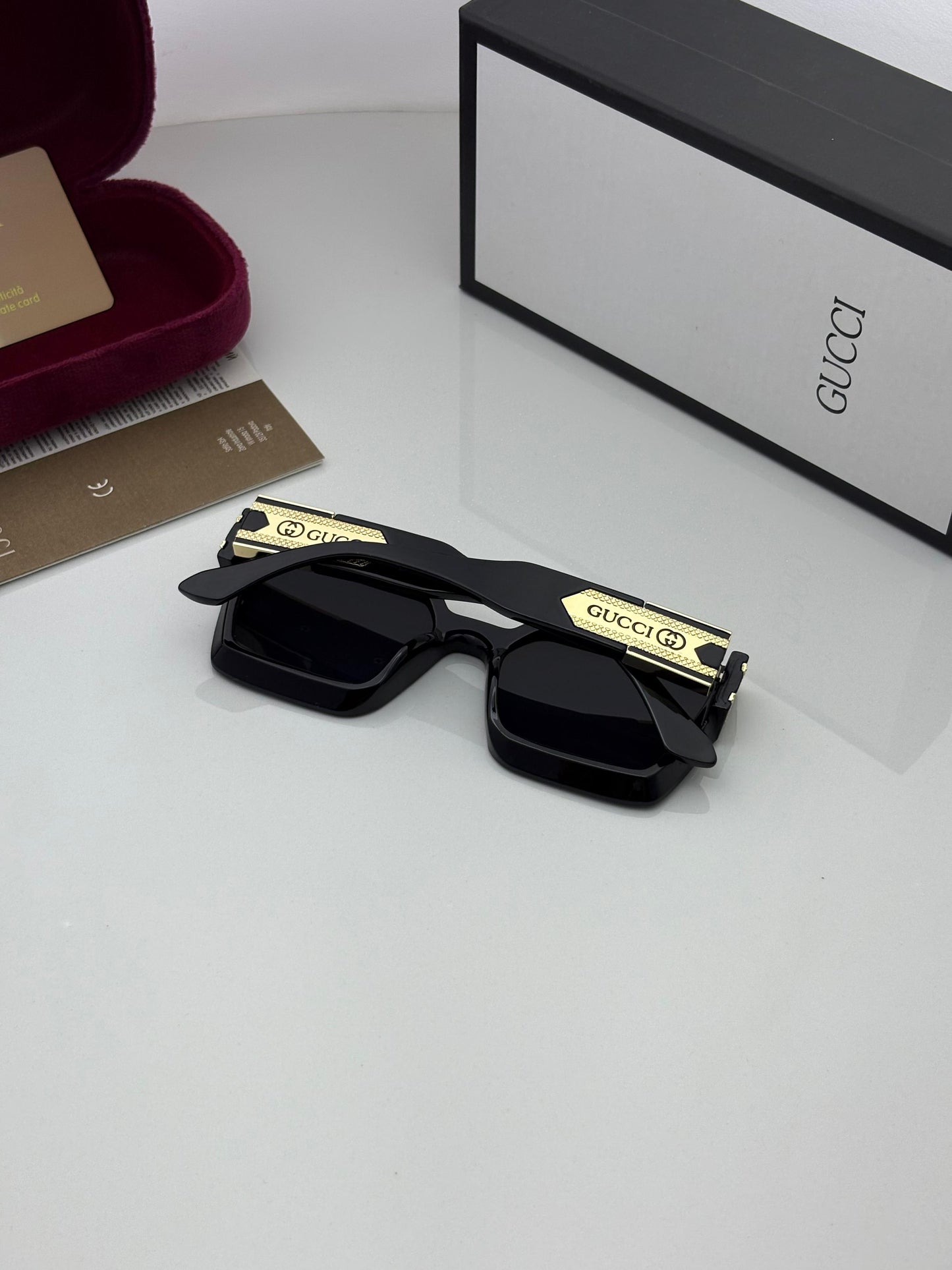 Gucci Sunglass