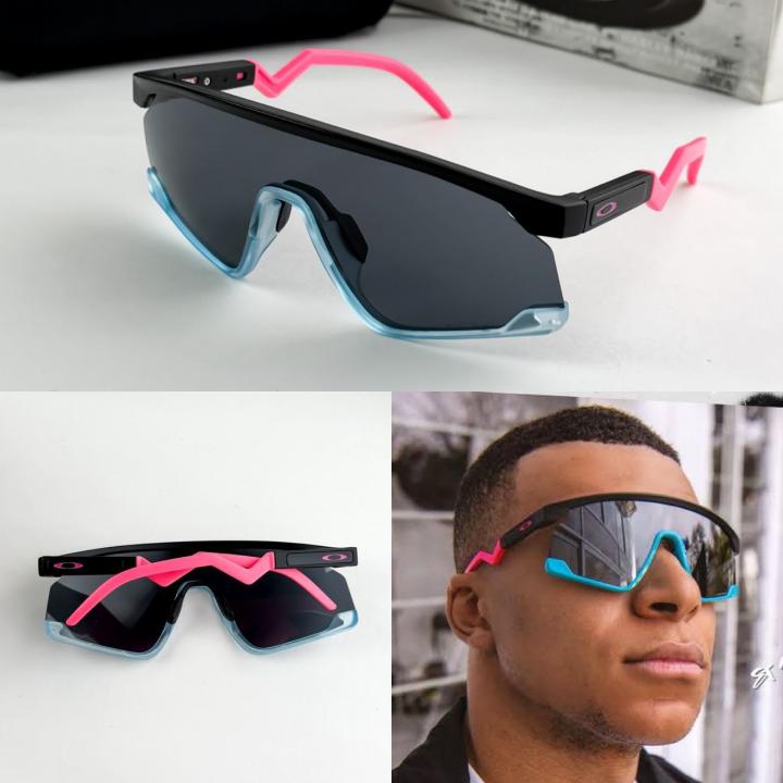 Oakley Sunglass
