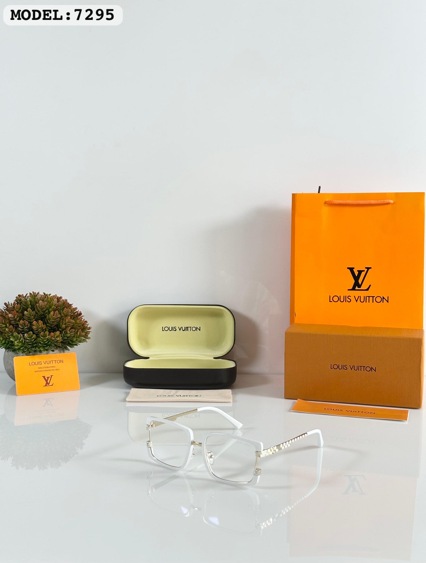 Louis Vuitton Frame Sunglass