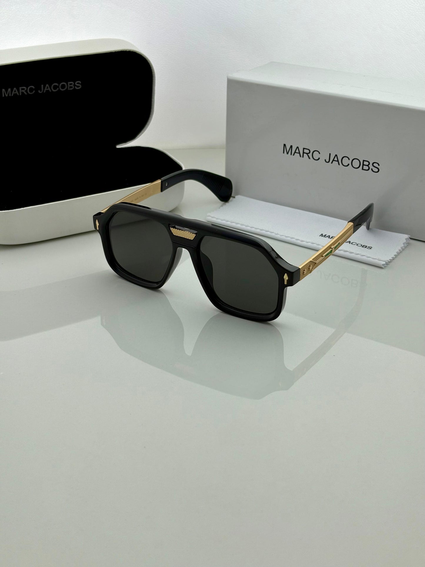 Marc Jacobs Sunglass