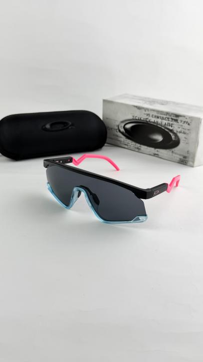Oakley Sunglass