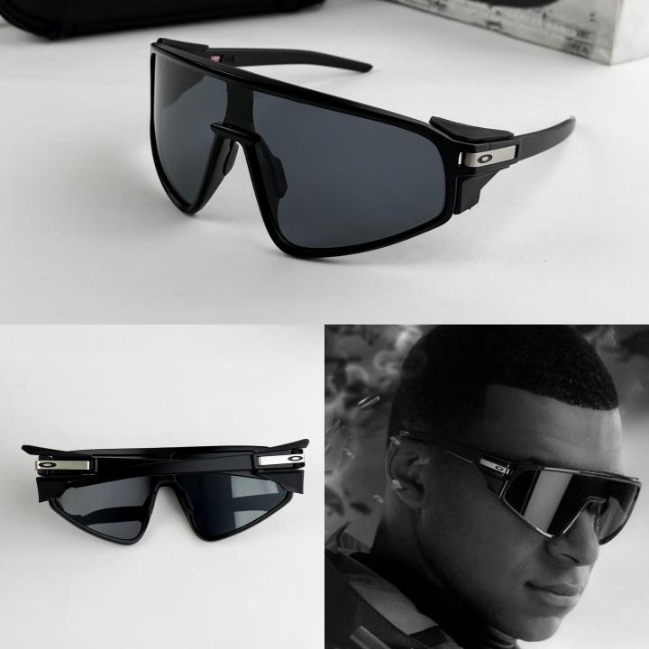 Oakley Sunglass