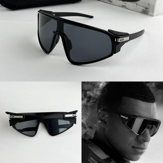 Oakley Sunglass
