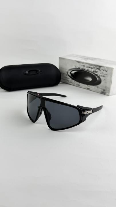 Oakley Sunglass