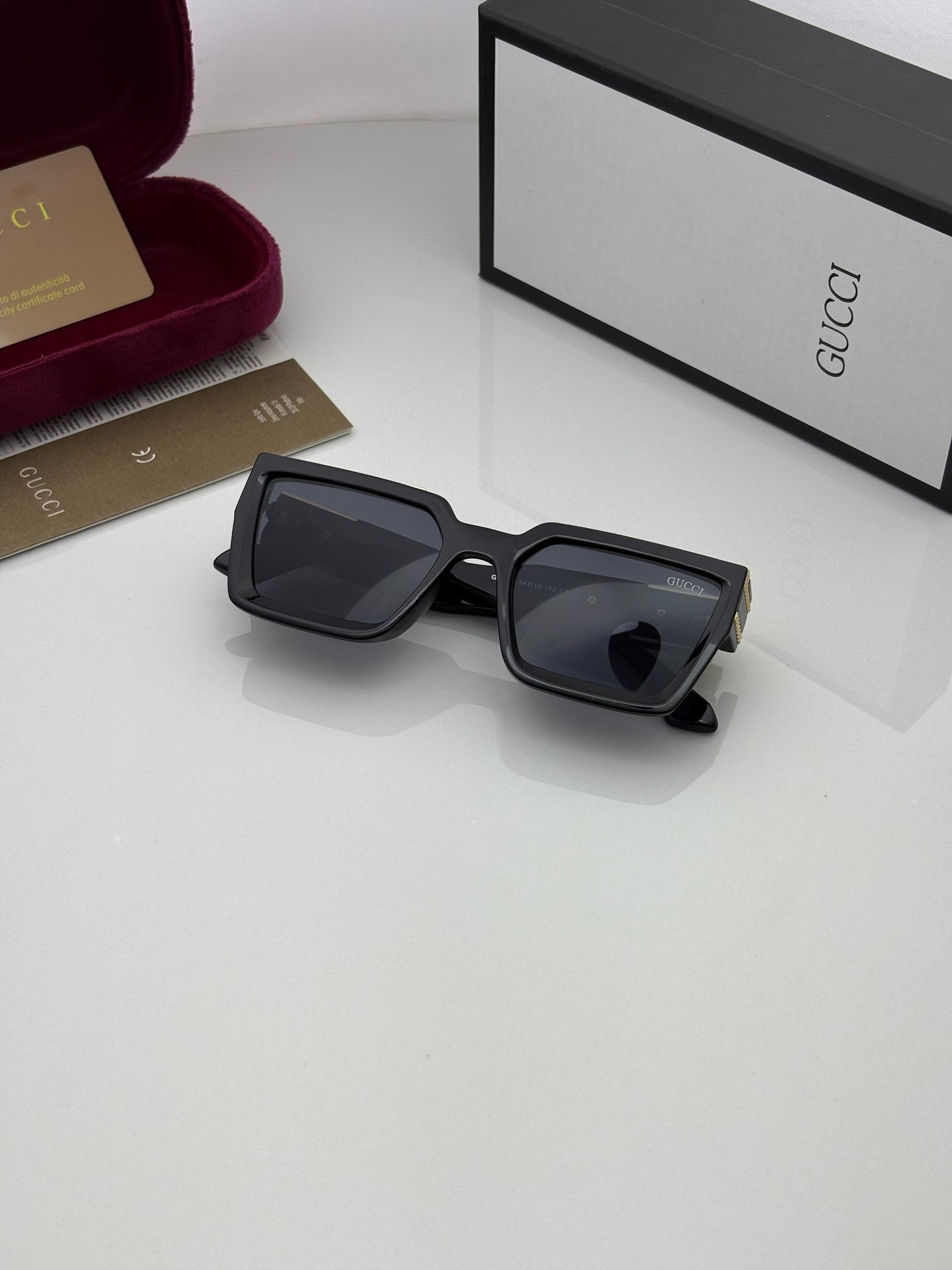 Gucci Sunglass