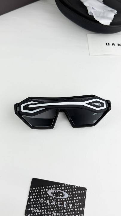 Oakley Sunglass