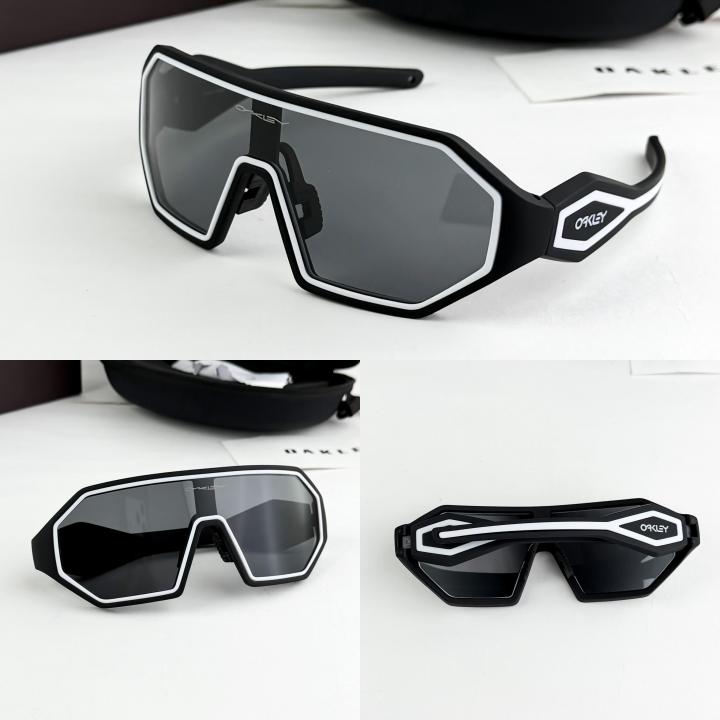 Oakley Sunglass