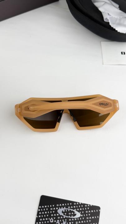 Oakley Sunglass