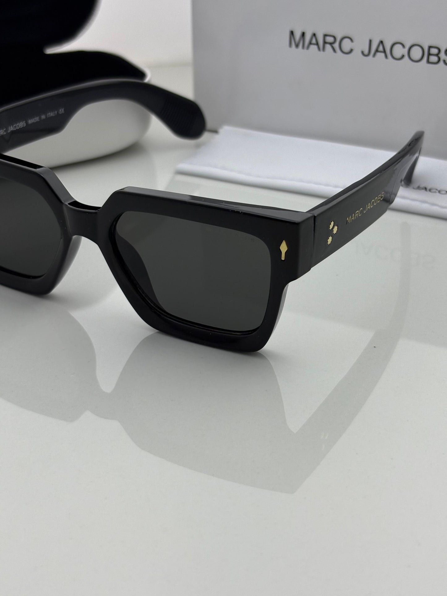 Marc Jacobs Sunglass