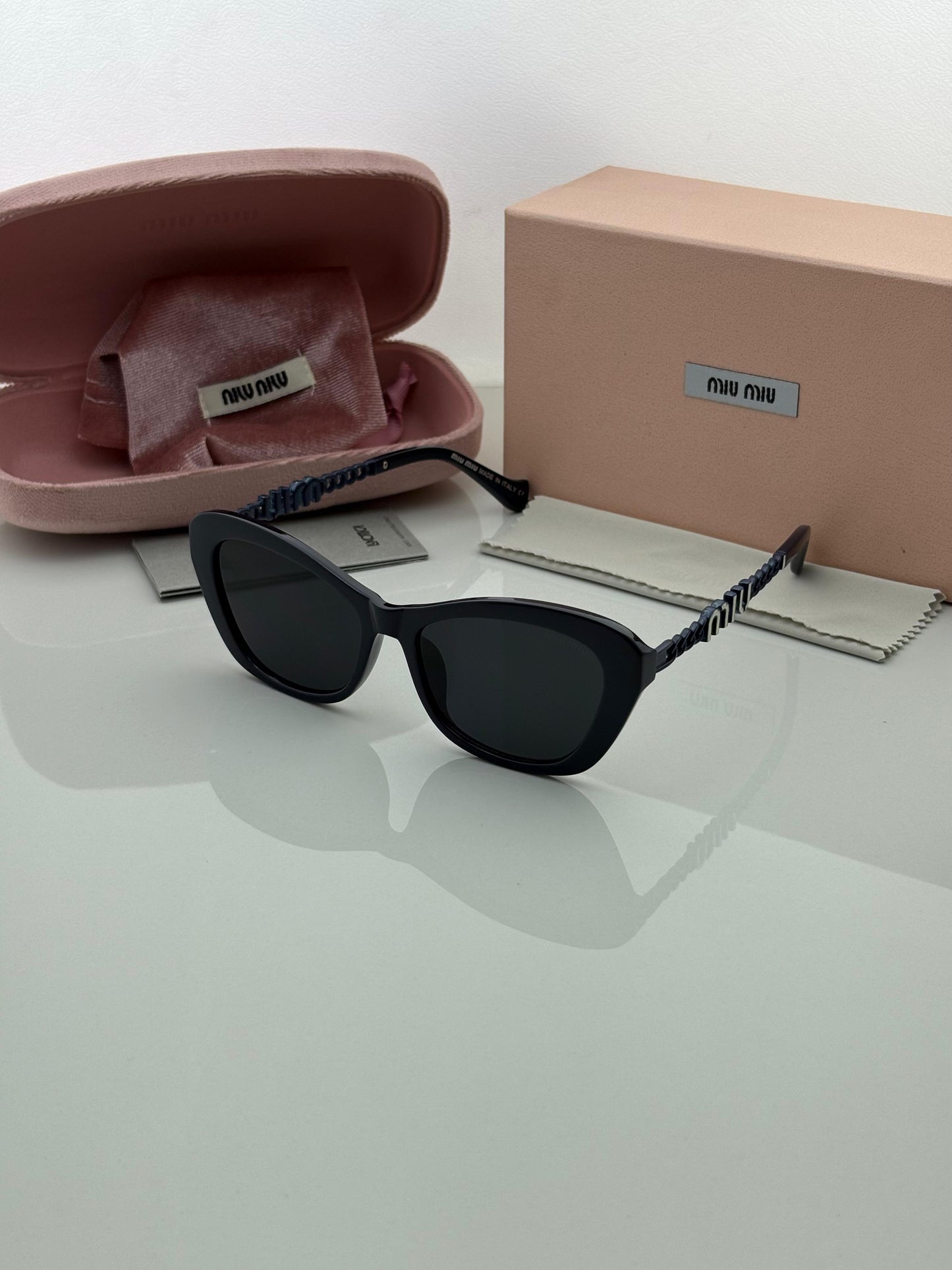 Miu miu Sunglass