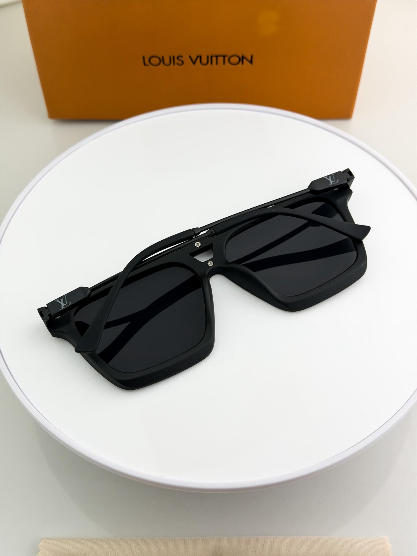 Louis Vuitton Sunglass