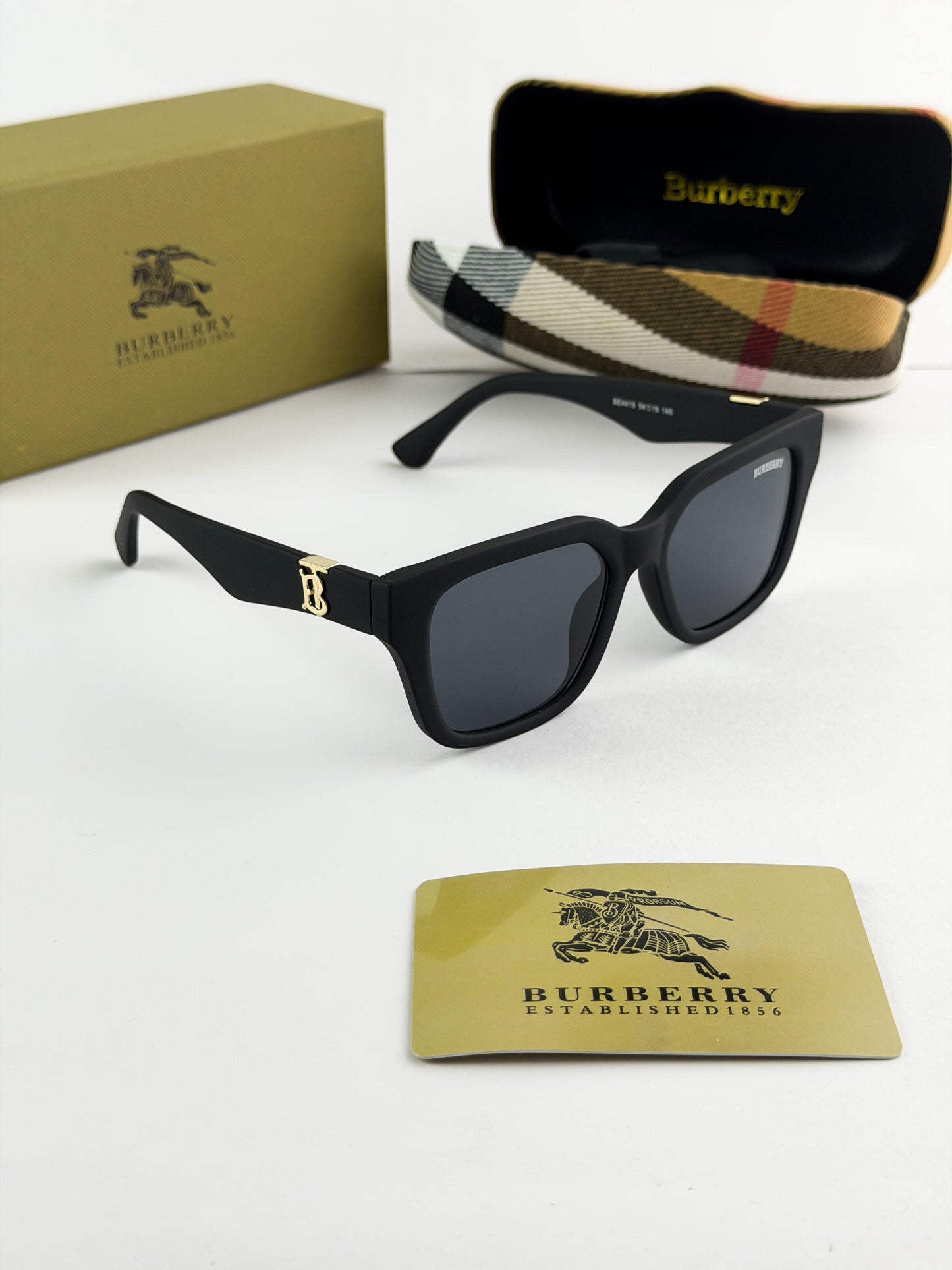 Burberry Sunglass