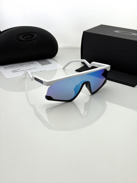 Oakley Sunglass
