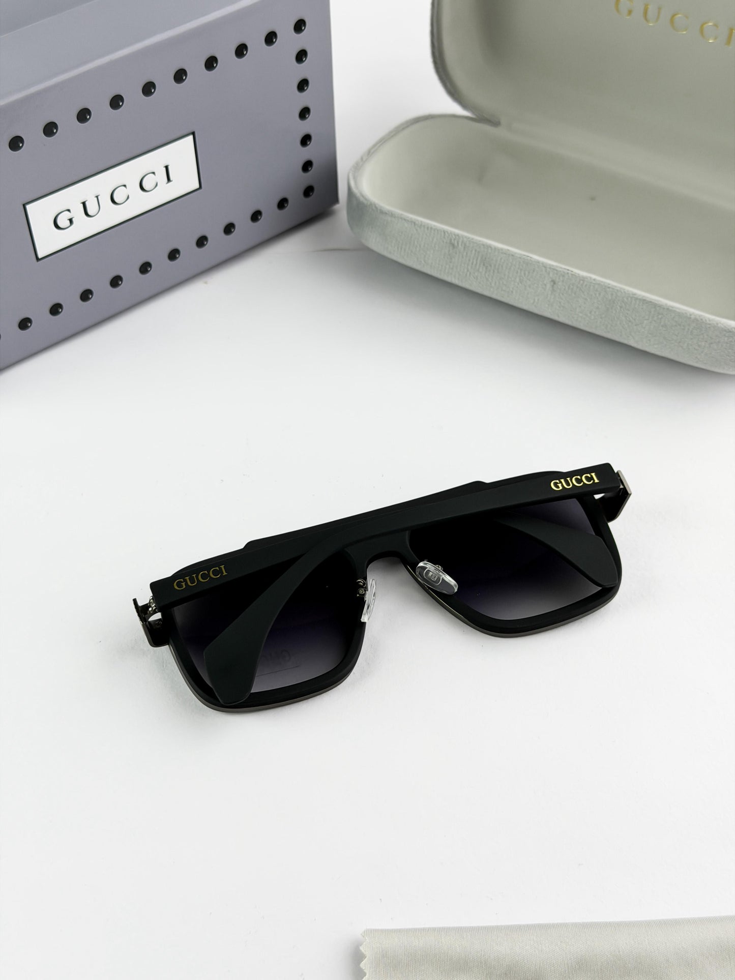 Gucci Sunglass