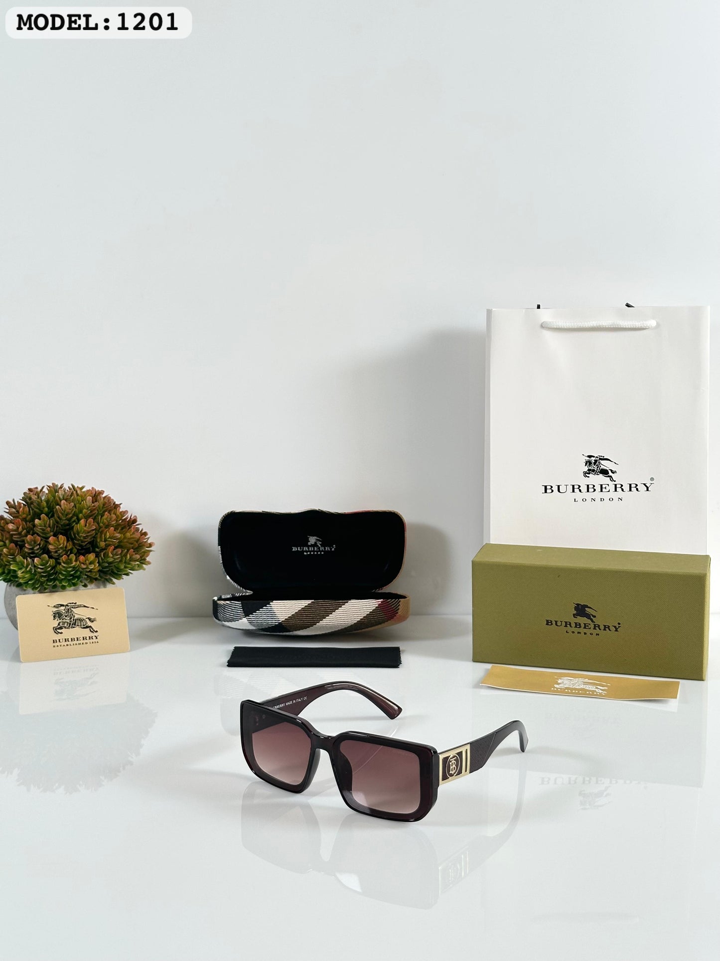 Burberry Sunglass