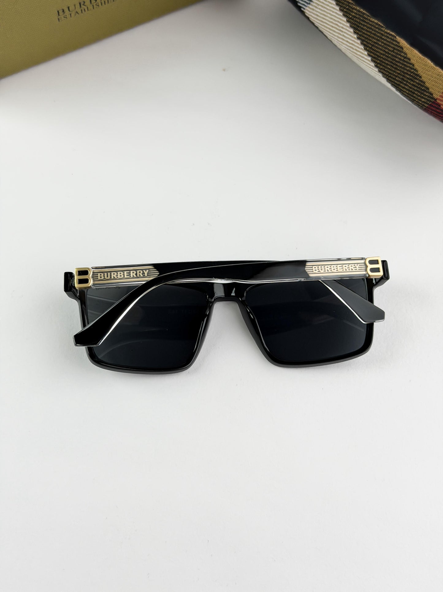 Burberry Sunglass