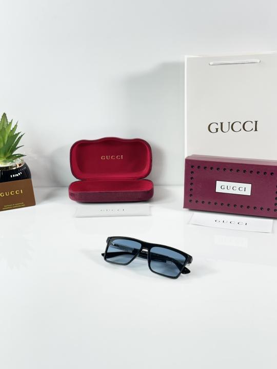 Gucci sunglass