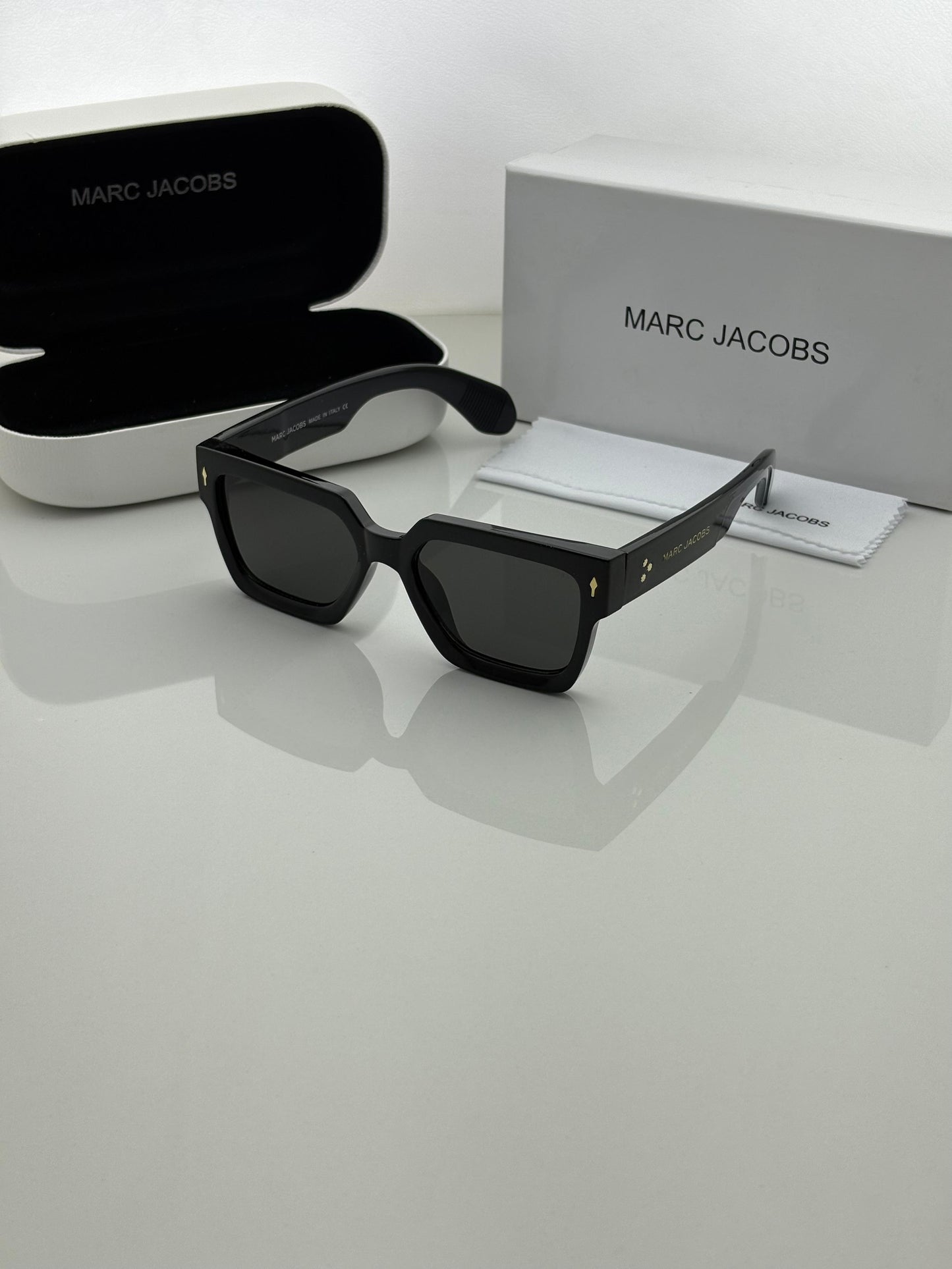 Marc Jacobs Sunglass