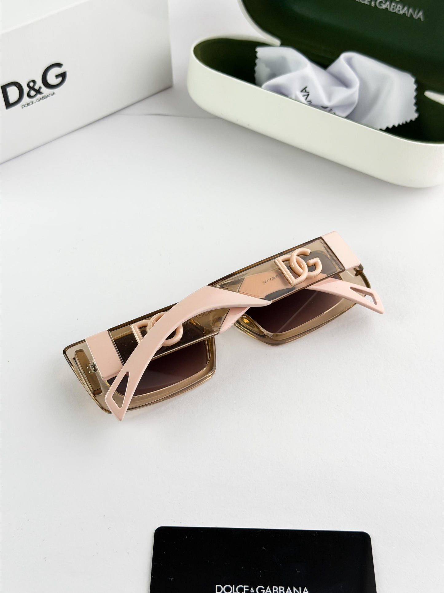 Dolce & Gabbana Sunglass
