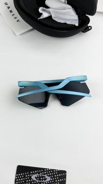 Oakley Sunglass
